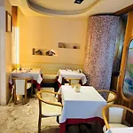 肯尼迪艺酒店 比比翁