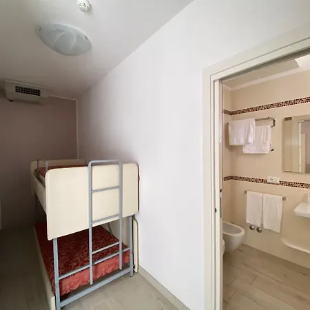 Отель Kennedy 3*